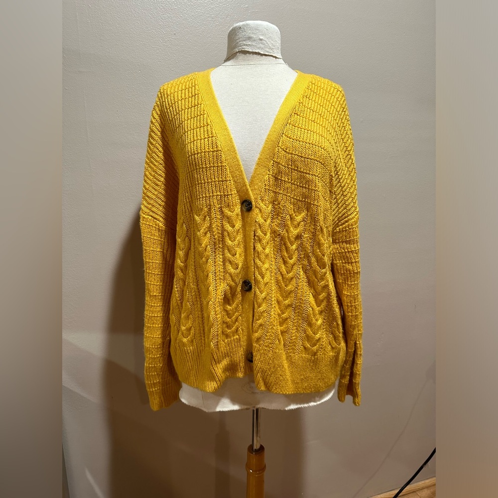Splendid yellow sweater cardigan casual top blouse long sleeve